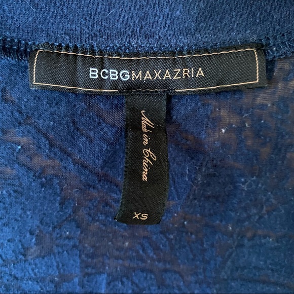 BCBGMAXAZRIA • Patterned Burnout Scoop Neck Tee - Size XS - Picture 5 of 16